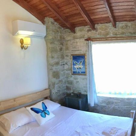 Sari Keçı Taş Otel İmroz Extérieur photo
