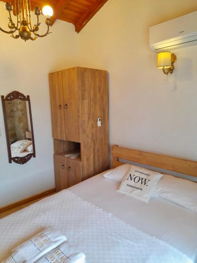 Sari Keçı Taş Otel İmroz Extérieur photo